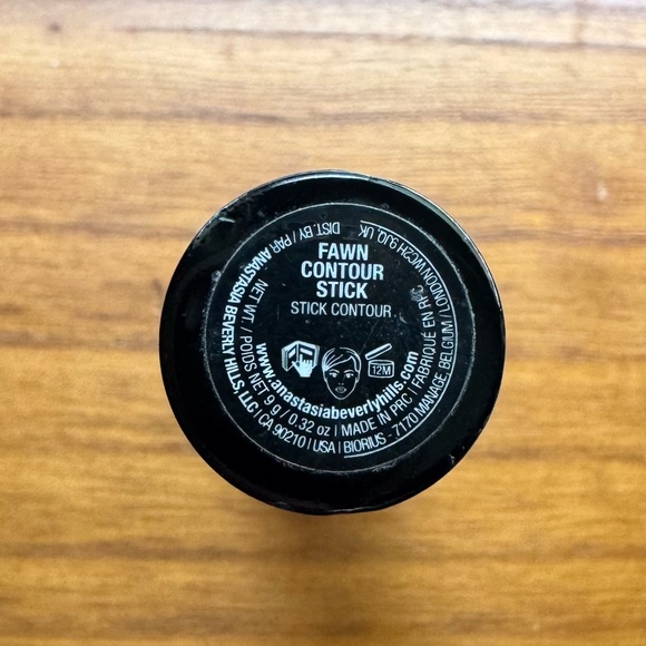 ABH "Fawn" contour stick - Picture 2 of 10